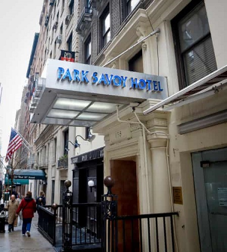 USA: Manhattan Hotel Now for Homeless